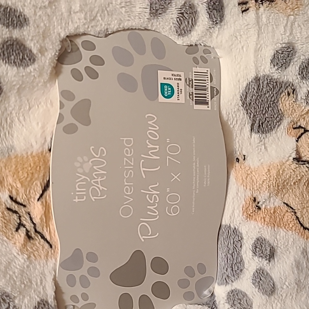 Oversized Pug Throw - Picture 4 of 4